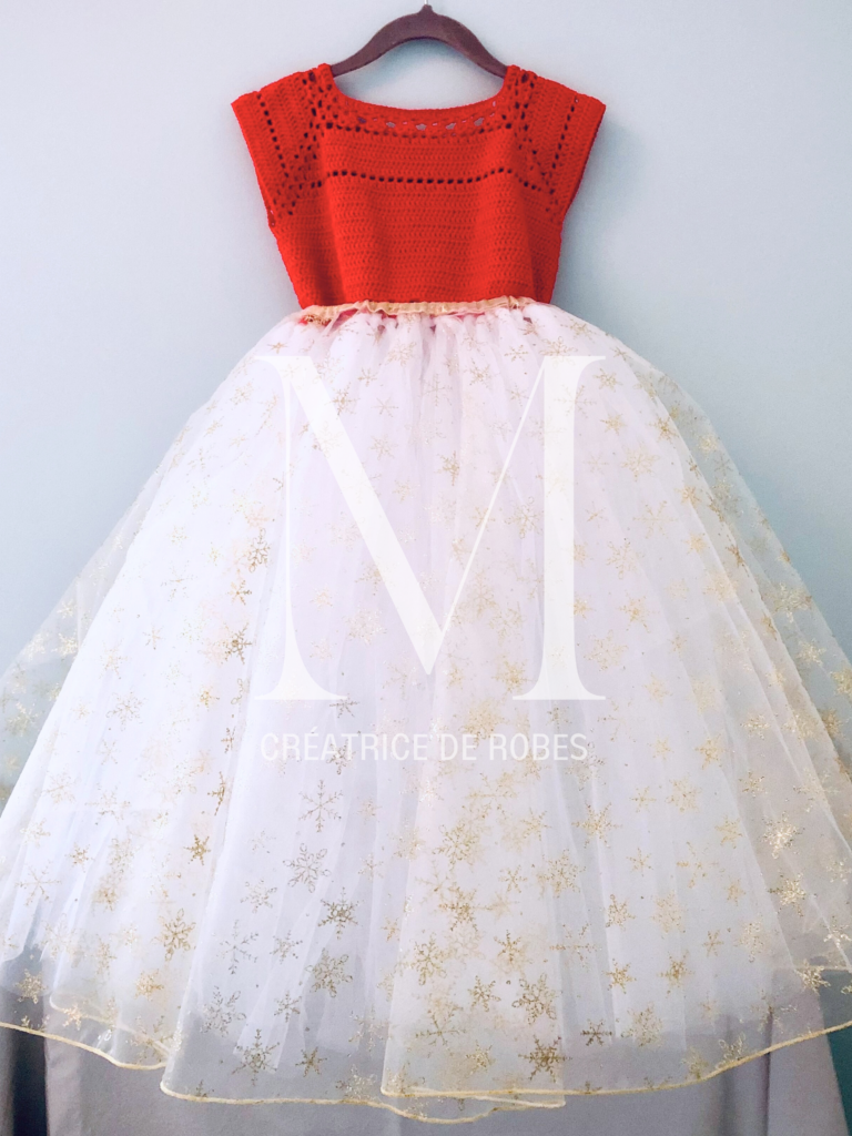robe noel pour les fetes de fin d'année avec haut rouge réalisé au crochet à la main